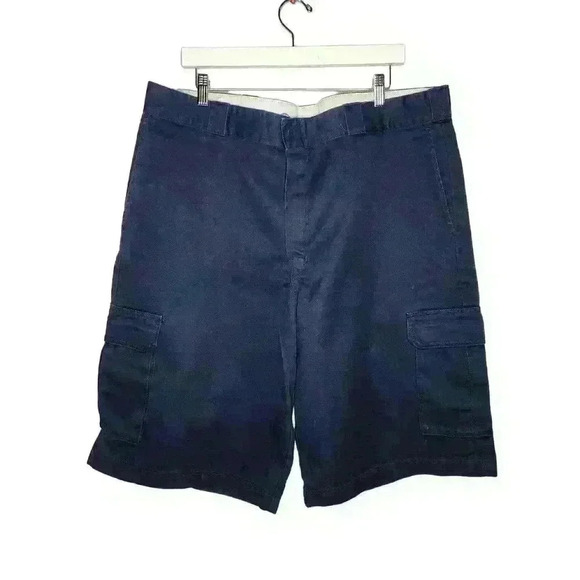 Dickies Men's navy blue cargo shorts loose fit size 40 - Picture 2 of 7